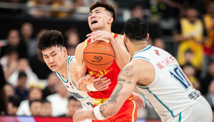 他这个命啊！离开湖人，湖人夺冠，离开尼克斯，尼克斯也拿了冠军
