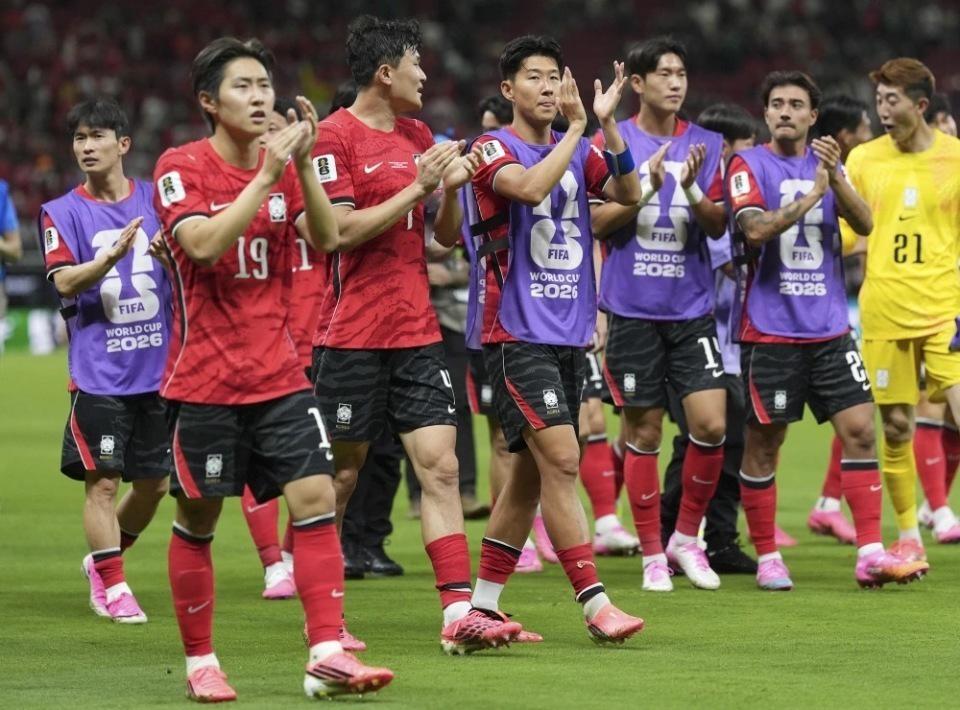 魔幻世界杯：欧洲南美非洲球队全部没赢球 最弱的2地区爆冷拿11分