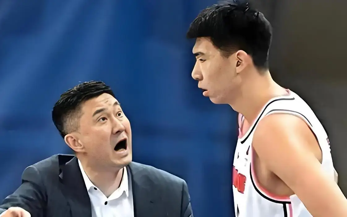 中国男篮在卡塔尔给赵继伟庆生,杨瀚森仍然进入不了NBA轮换,付豪谈赛季目标以及自身不足